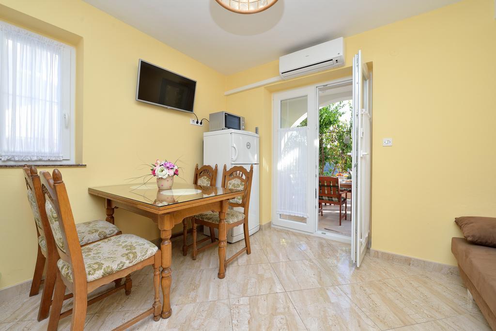 Villa Zdenka Pakoštane Εξωτερικό φωτογραφία