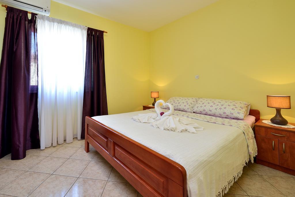 Villa Zdenka Pakoštane Εξωτερικό φωτογραφία