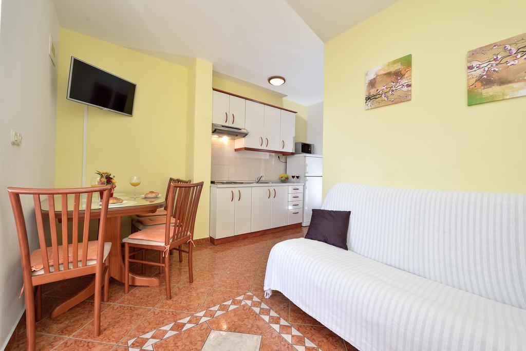 Villa Zdenka Pakoštane Εξωτερικό φωτογραφία